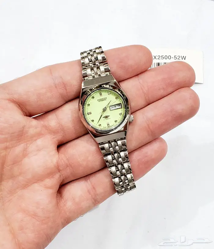 ساعة سيتيزن اوتوماتيك ضد الماء مضيئة بالظلام 2