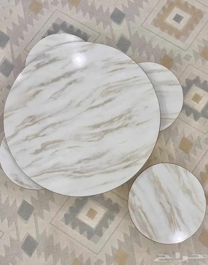 طاولات منخفضه . السعر قابل للنقاش 2