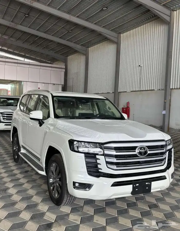 تويوتا لاندكروزر GXR3 ديزل 2025 اصفار سعودي 3