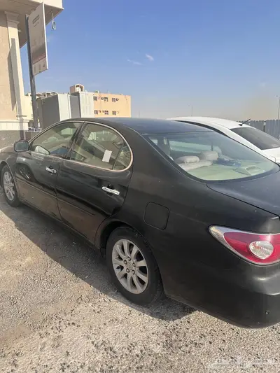 لكزس اي إس 2002 10