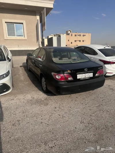 لكزس اي إس 2002 5