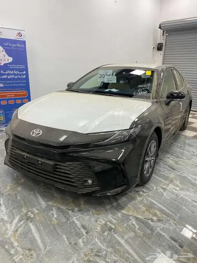 كامري E استاندر بنزين 2025 اسود 2