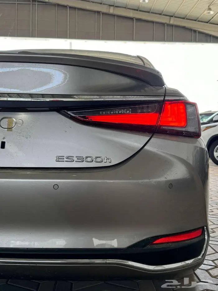 لكزس ( ES300 ) HA هايبرد 4 سلندر 2025 كاش واقساط 3