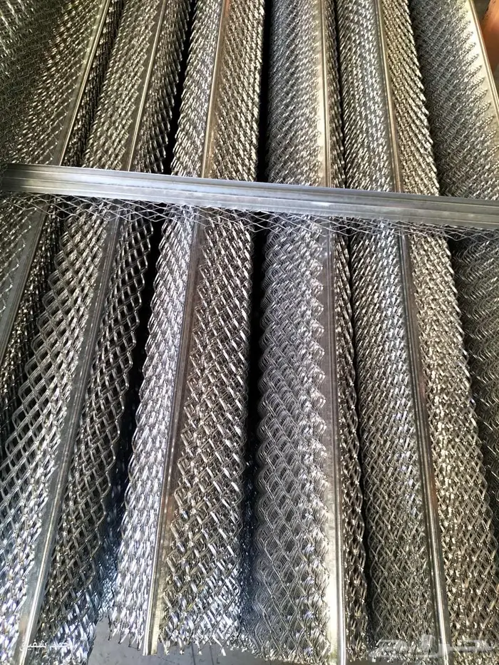 شبك معدني. سلم البلوك الاسمنتى المجافن 19