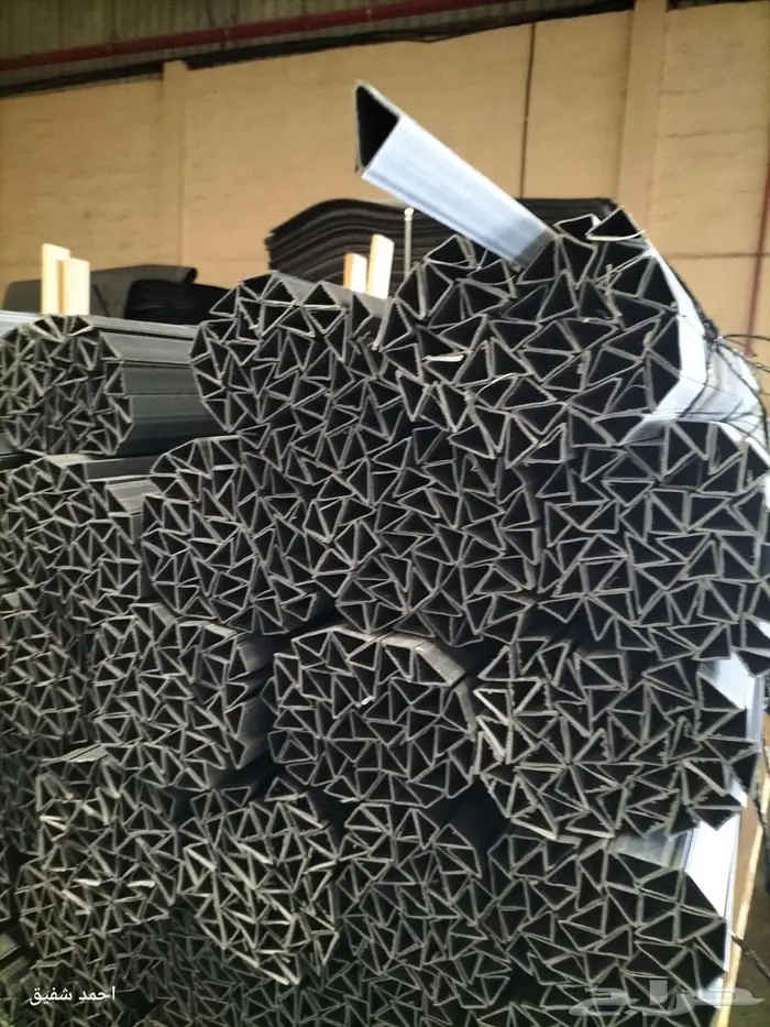 شبك معدني. سلم البلوك الاسمنتى المجافن 8