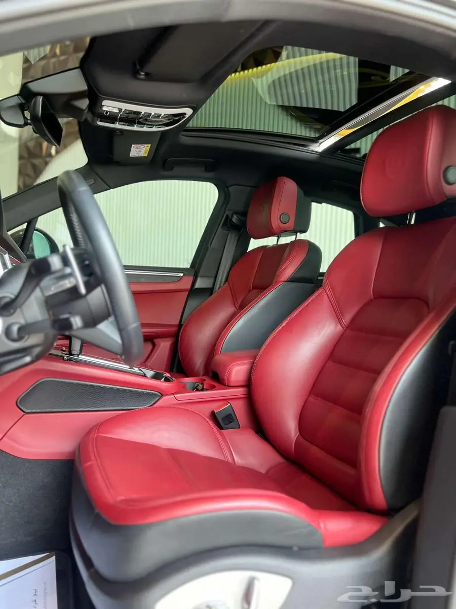 PORSCHE MACAN T 2024 GREY index