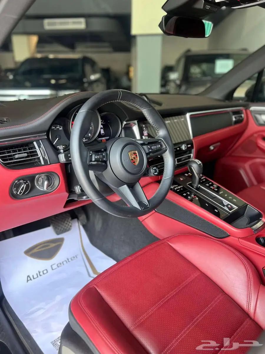 PORSCHE MACAN T 2024 GREY index