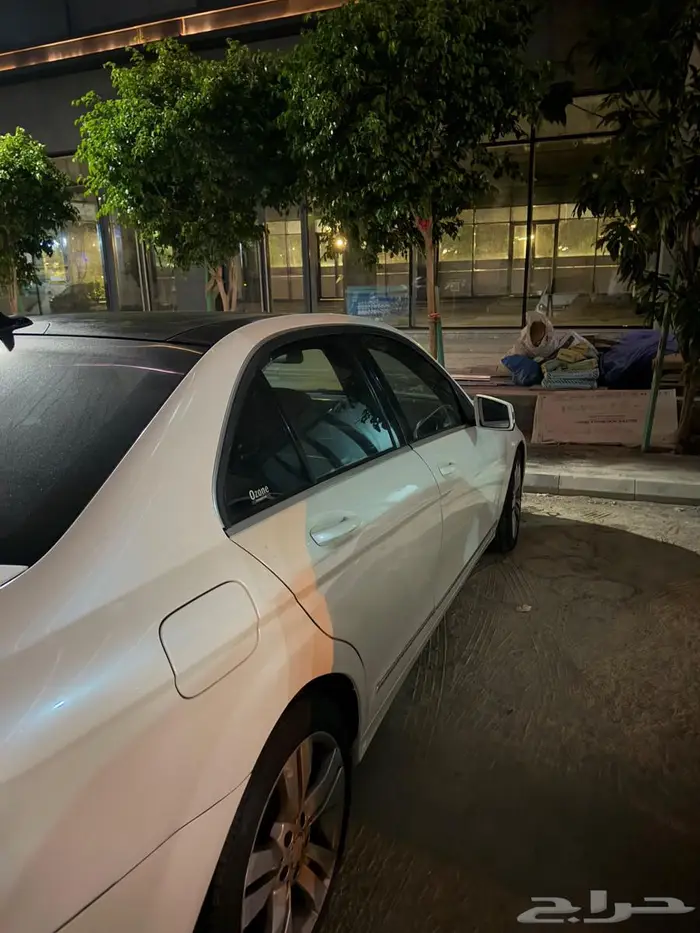 مرسيدس C class كومند ترفيهي 2014 10
