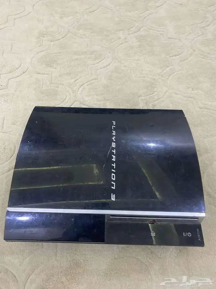 للبيع سوني 3 نظيفه معاها 2 يد لسوني و حول 45 لعبه 1