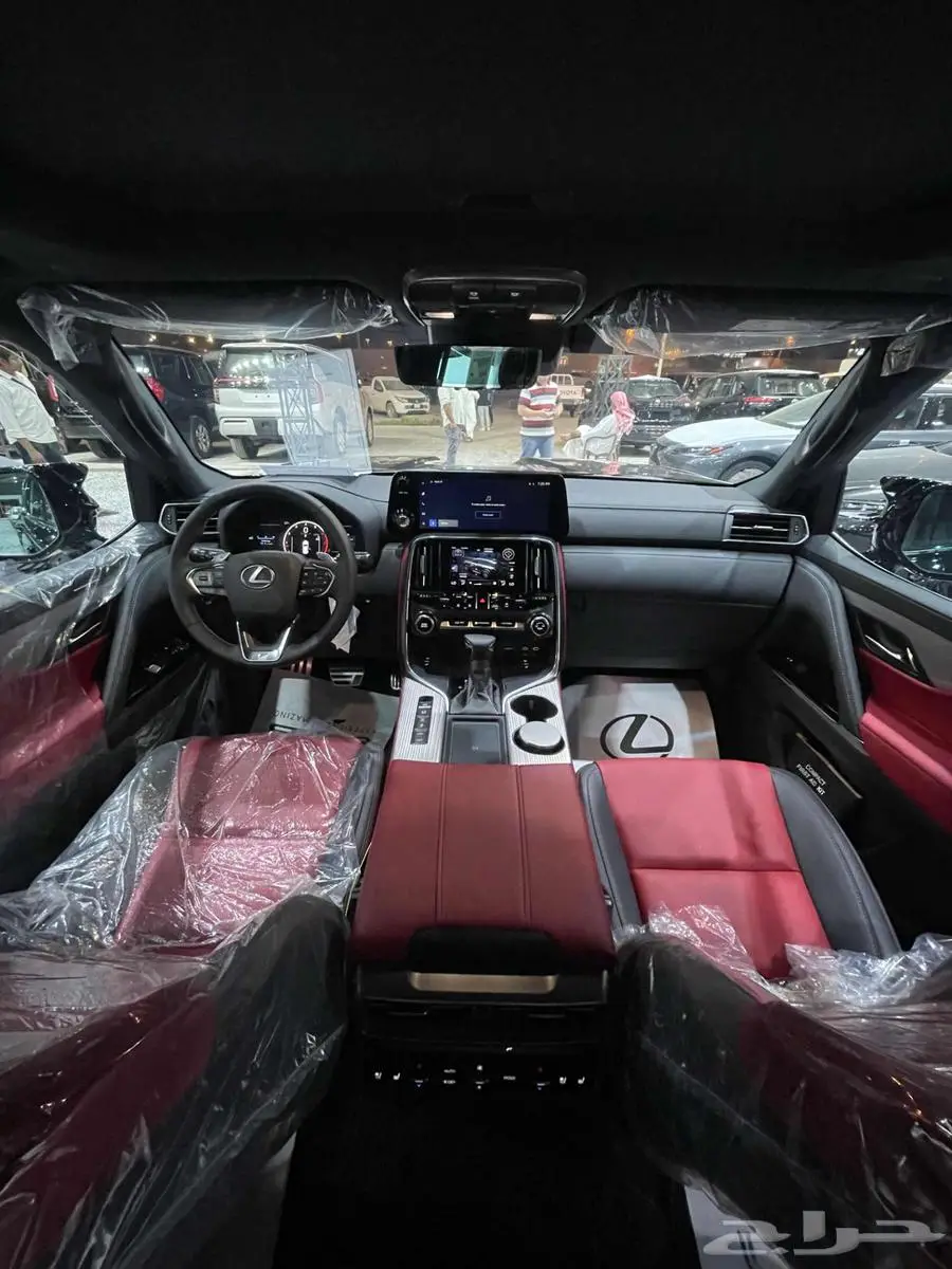 لكزس LX600 اف سبورت بنزين 2025 index