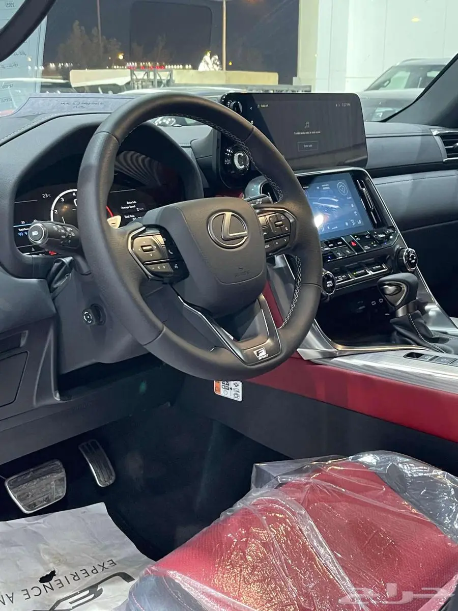 لكزس LX600 اف سبورت بنزين 2025 index