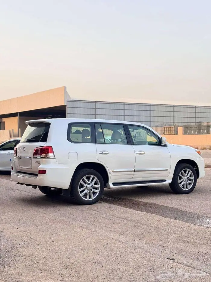 لكزس 2010 LX570 4