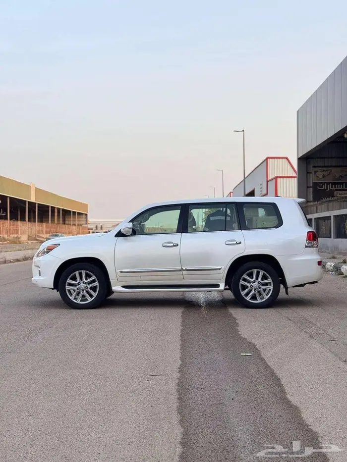لكزس 2010 LX570 3