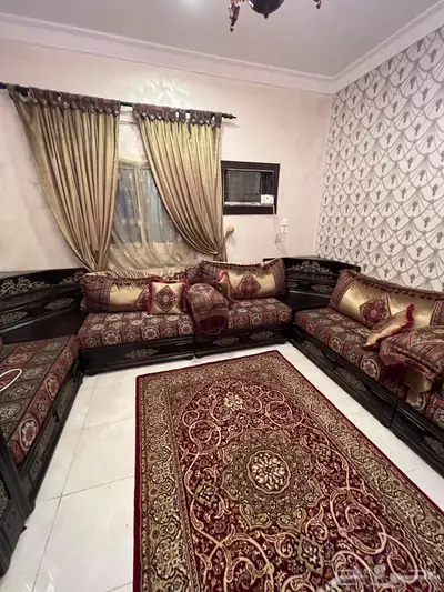 كنب مجلس شبه جديد 0