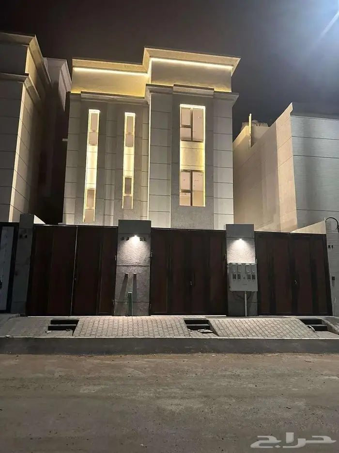 للبيع شقه روف مدخل خاص (الغراء ) 1