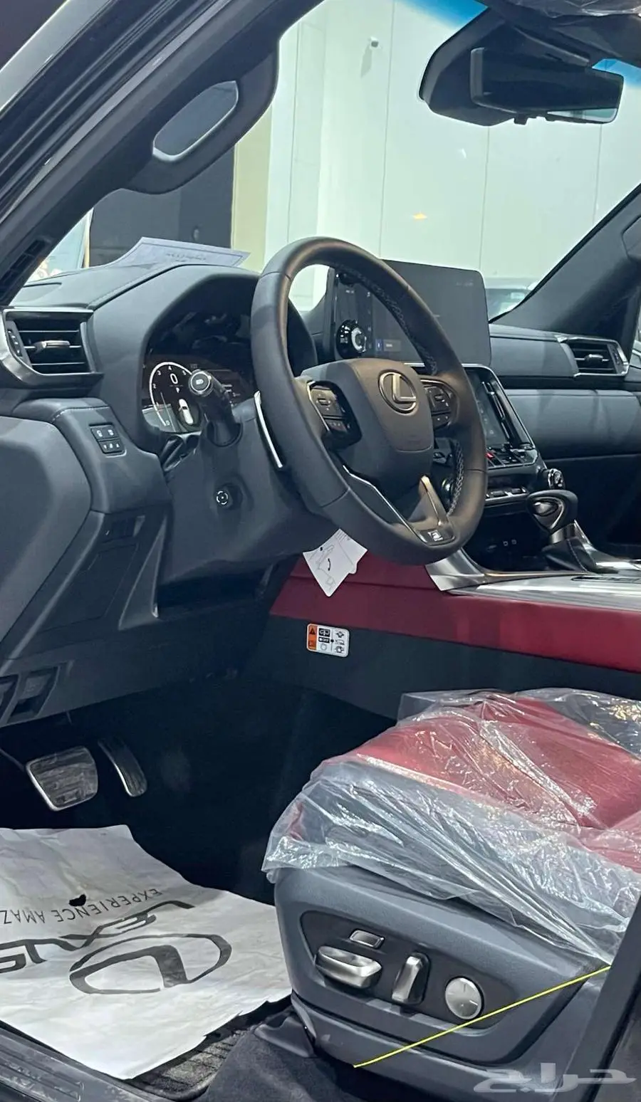 لكزس LX600 اف سبورت بنزين 2025 index