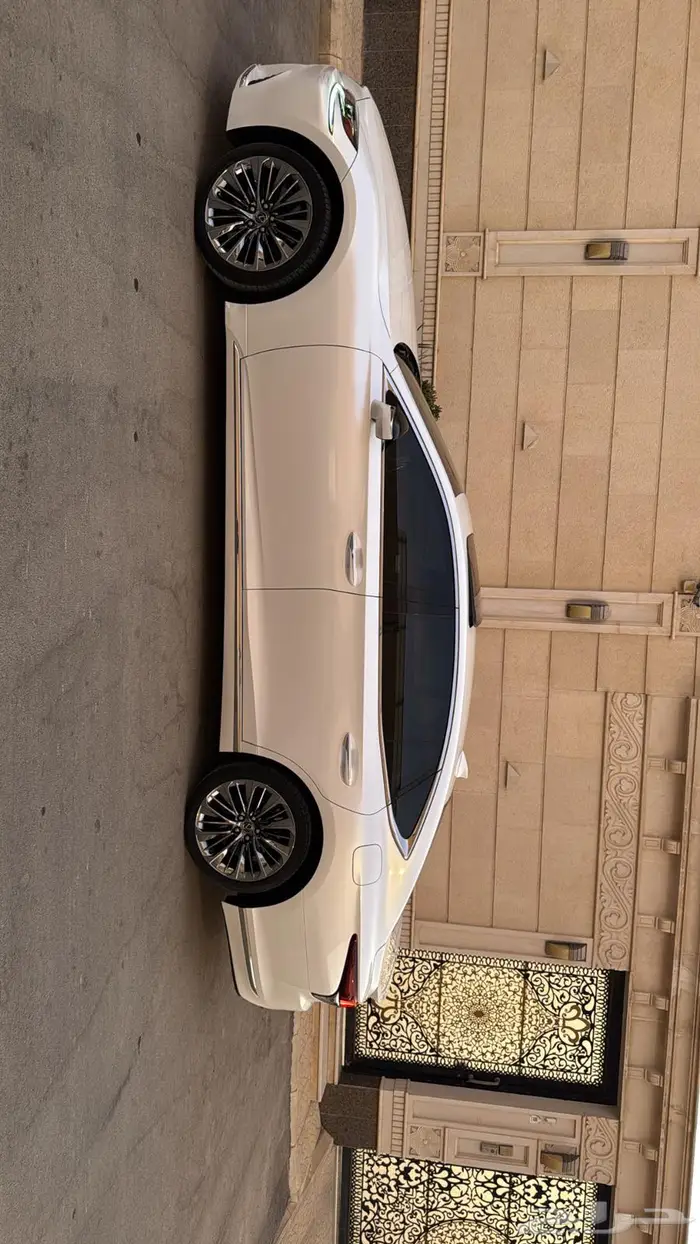 لكزس 500 LS موديل 2019 بلوحة مميزة 3