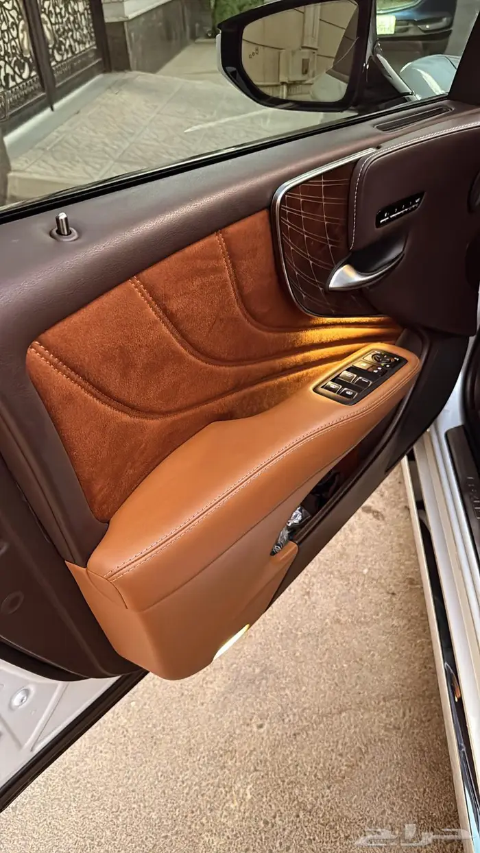 لكزس 500 LS موديل 2019 بلوحة مميزة 7