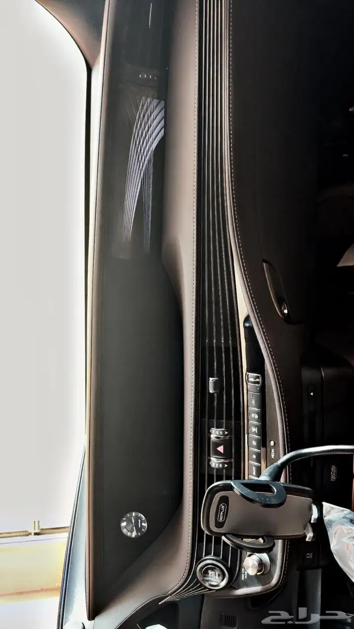 لكزس 500 LS موديل 2019 بلوحة مميزة 10