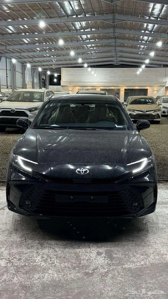 عرض خاص كامري 2025 E بنزين سعودي الون اسود 117500 شامل 1