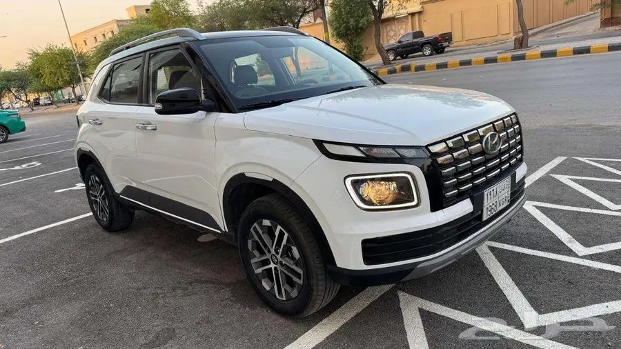 HYUNDAI VENUE TURBO 1000cc (PREMIUM)   2023 index