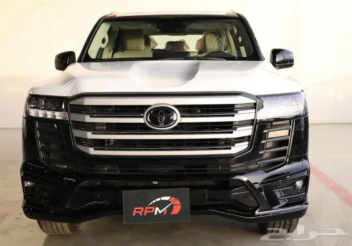 تويوتا لاندكروزر GXR L5 الساير أسود 2024 0