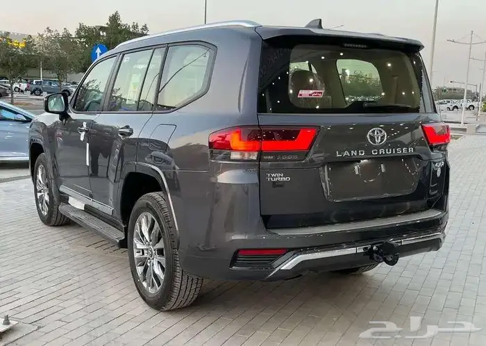 تويوتا لاندكروزر GXR3 ديزل 2025 اصفار سعودي 4