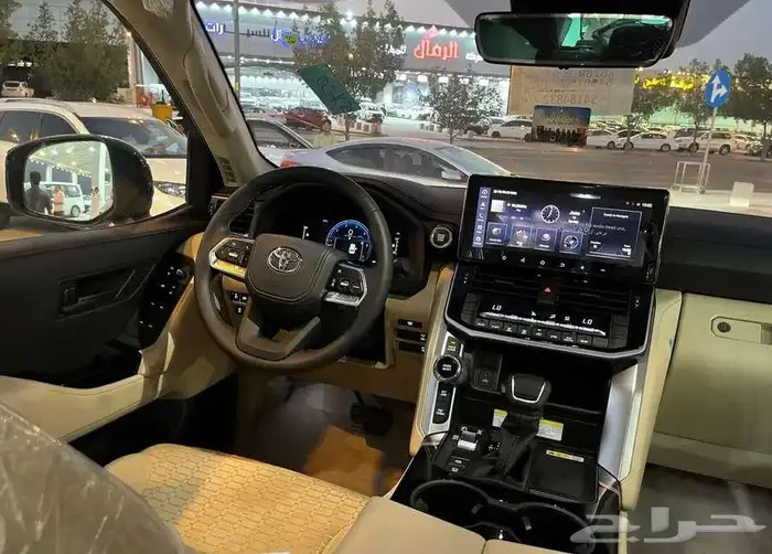 تويوتا لاندكروزر GXR3 ديزل 2025 اصفار سعودي 7