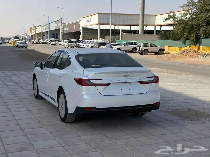 تويوتا كامري LEبنزين 2025كاش -اقساط 11