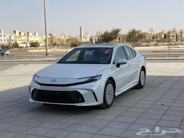 تويوتا كامري LEبنزين 2025كاش -اقساط 13