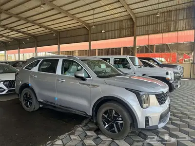كيا سورينتو استاندر هايبرد موديل 2024 أقساط او كاش 10