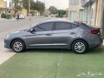 هيونداي 2020 افانتي بنزين المكينه 1600بطاقه جمركيه للبيع 3