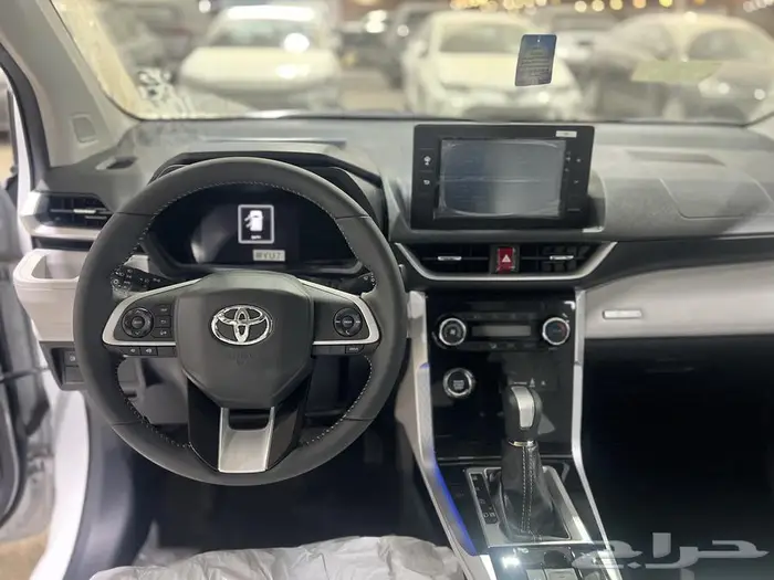 كامرى LE بنزين 2025 8