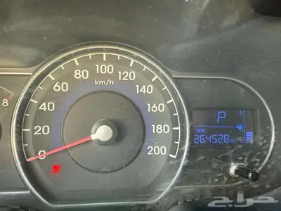 للبيع هونداي لون رمادي قير اتوماتيك 6