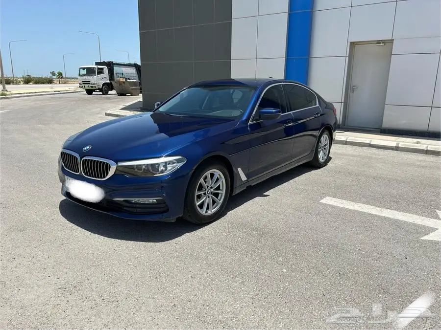 BMW الفئة الخامسة 520i م 2018 بحالة ممتازة جدا index