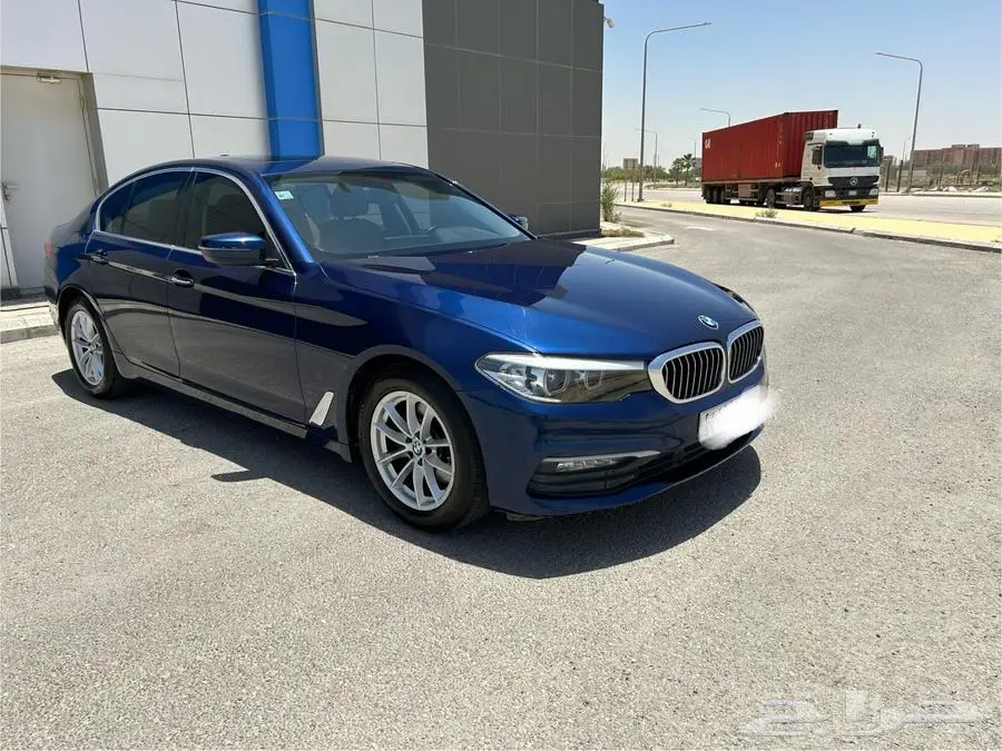 BMW الفئة الخامسة 520i م 2018 بحالة ممتازة جدا index