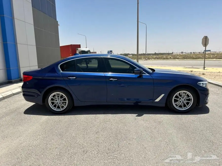 BMW الفئة الخامسة 520i م 2018 بحالة ممتازة جدا index