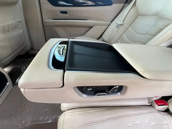 مخزن CT6 الجميح اعلى فئة عداد 74 الف كم مالك واحد لون طلبية 50