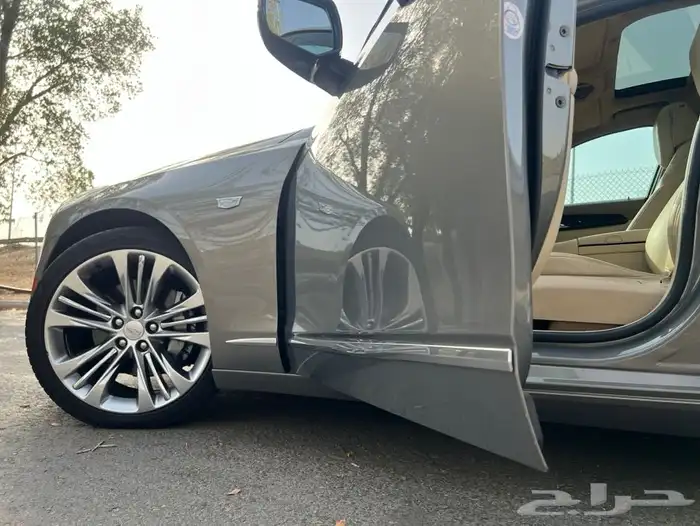مخزن CT6 الجميح اعلى فئة عداد 74 الف كم مالك واحد لون طلبية 20