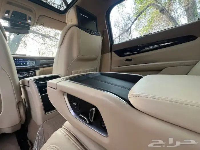 مخزن CT6 الجميح اعلى فئة عداد 74 الف كم مالك واحد لون طلبية 51