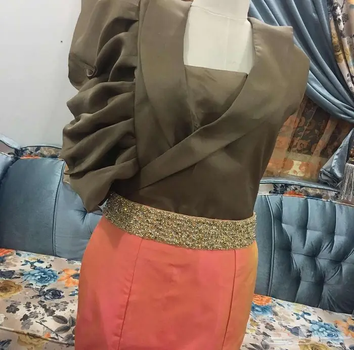 خياطة فساتين سهره بكل دقه 15