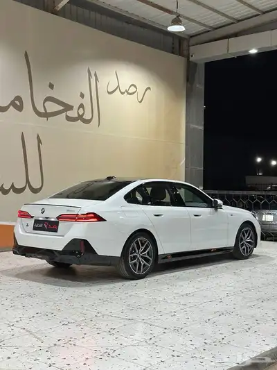 بي ام دبليو 520i 2024 kit M . رصد الفخامة 12