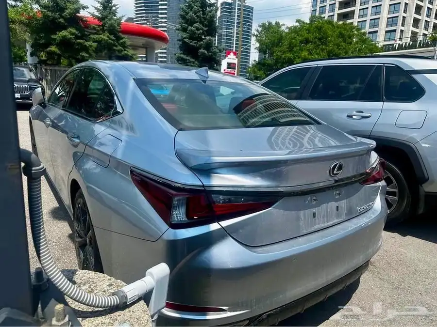 للبيع لكزز ES350 موديل 2023 ممشى قليل وارد كندا index