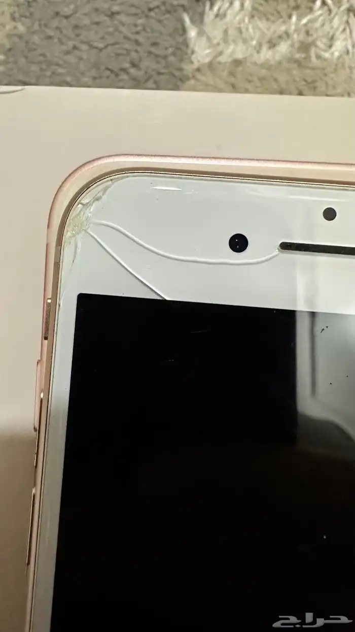 للبيع iPhone 8 ذهبي 64 جيجا 2