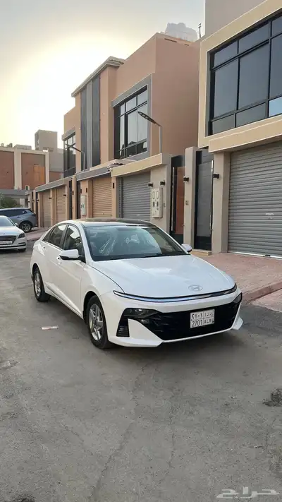 اكسنت 2024 سقف اسود 1