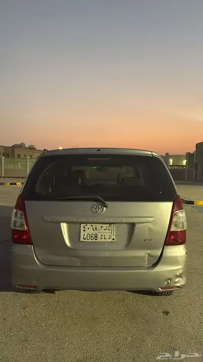 للبيع تويوتا إنوفا 2015 1