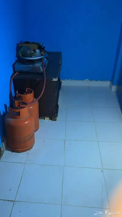 غرفة مجهزة بالكامل للإيجار كهرباء وماء حي اوالة طريق جليل 9