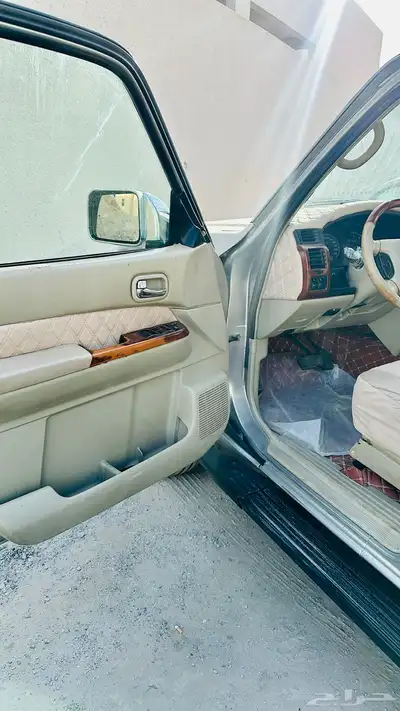 نيسان سفاري 6