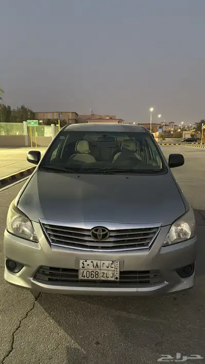 للبيع تويوتا إنوفا 2015 0