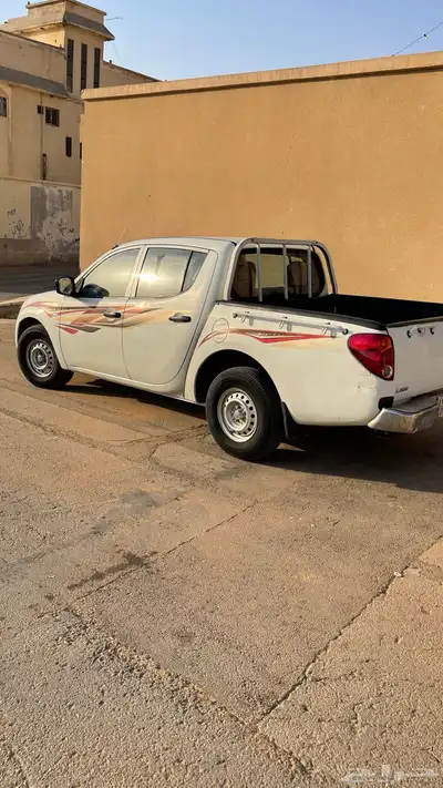 ميتسوبيشي بنزين للبيع L200 5